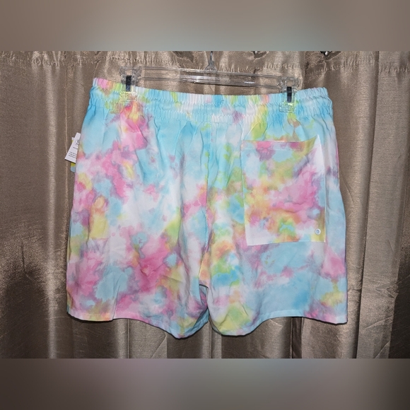 Crown And Ivy CABANA women's Athletic Shorts Size Medium NWT. - Picture 5 of 6